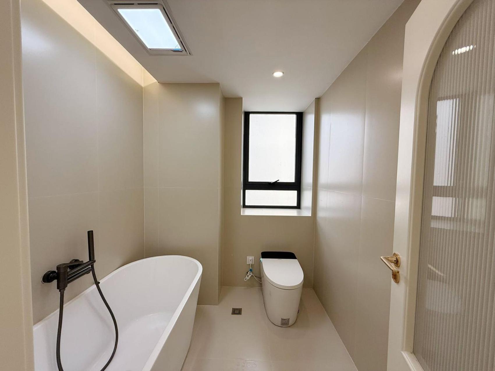 Ehub - Modern Rare 4-bedroom Apt, 50m From Subway *